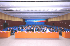 两个学生创业团队示了最新AI立异使用
